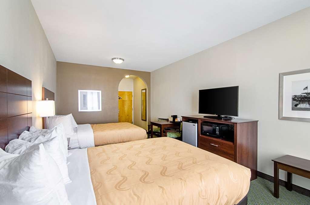 Quality Inn & Suites Near Tanger Outlet Mall Gonzales Quarto foto
