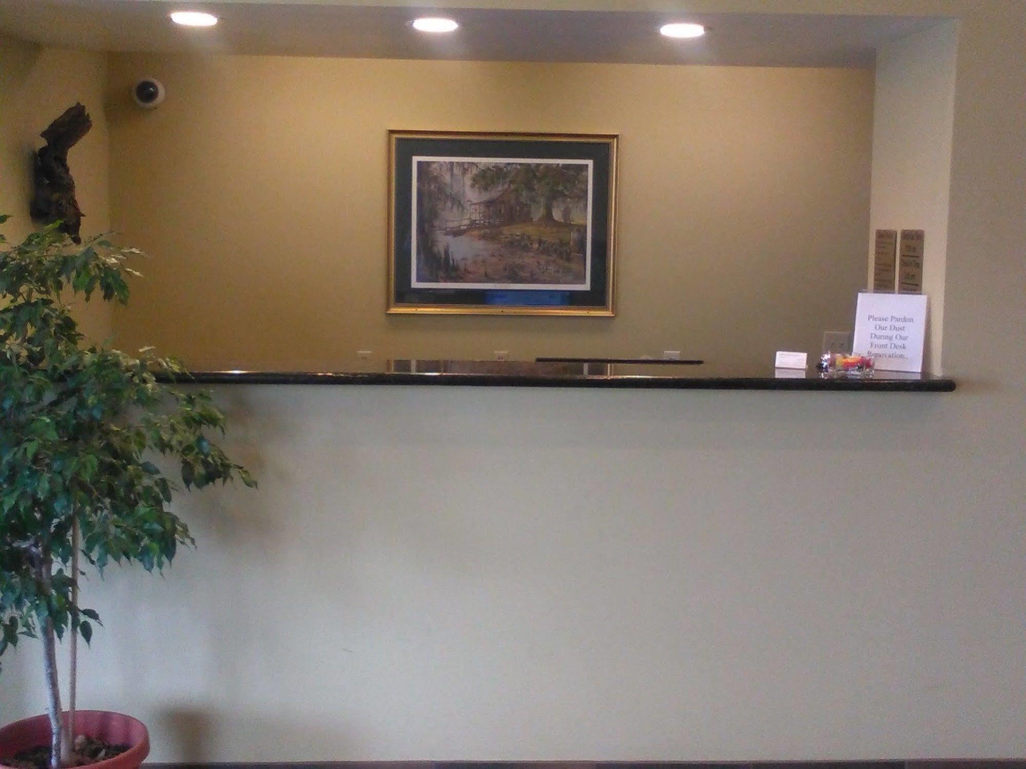 Quality Inn & Suites Near Tanger Outlet Mall Gonzales Exterior foto
